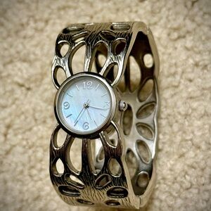 Allude NIB Quartz Bangle Watch